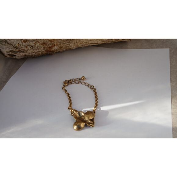 Vintage bee charm bracelet gold tone enamel rhinestone bug 1990s whimsy, 7 inch - Picture 4 of 10